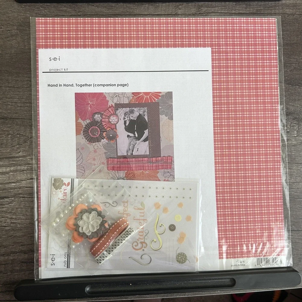 Rhonna Farrer Autumn Leaves Dreamy Fresh Paisley Kit SEI Hand in Hand‎ Craft Lot